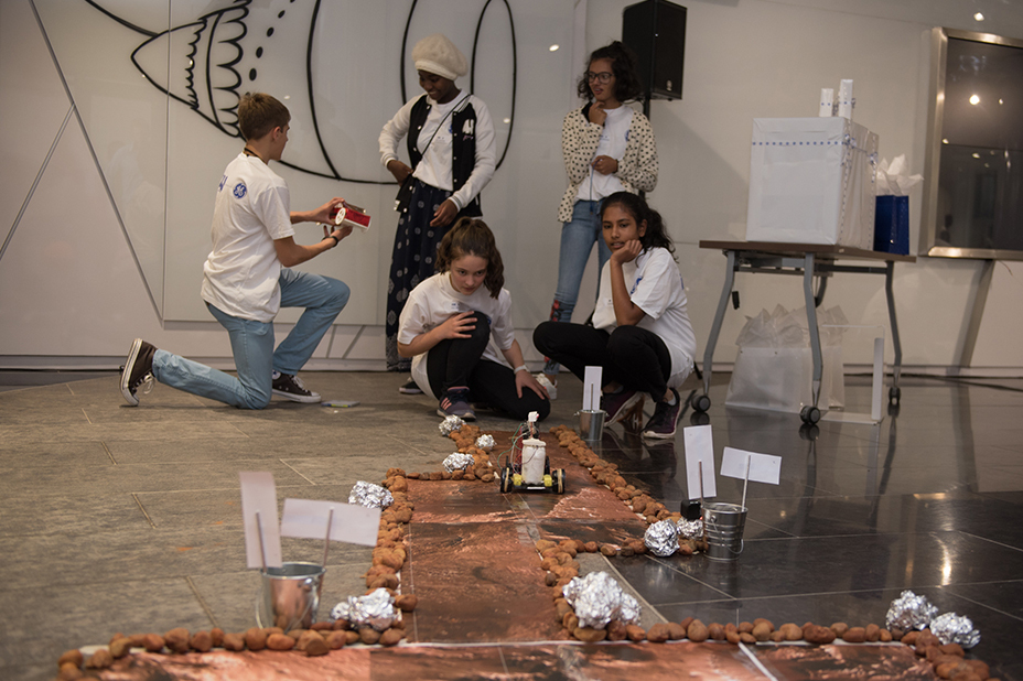 I2 M Exhibition Gallery4